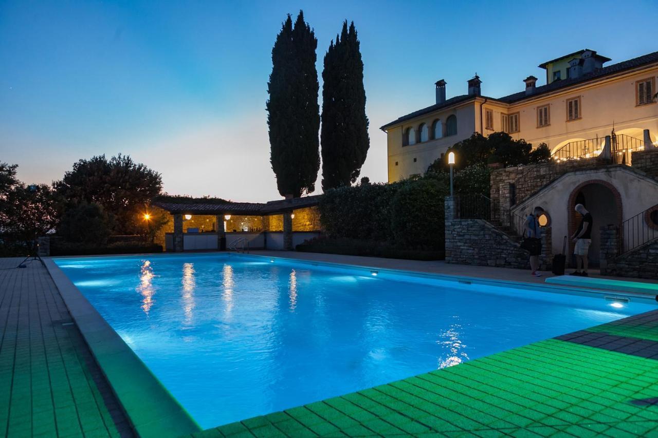 Castello Degli Angeli Hotel Carobbio degli Angeli Ngoại thất bức ảnh