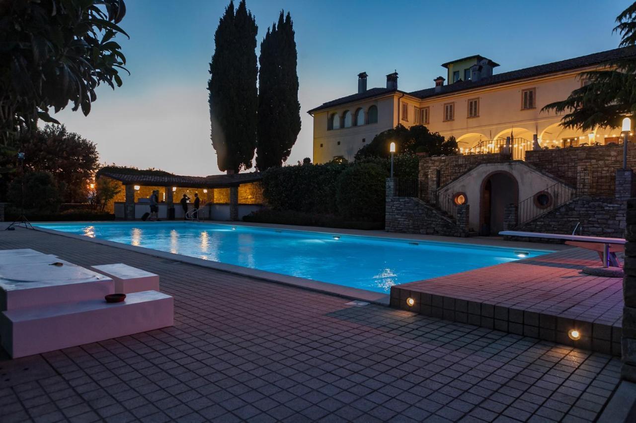 Castello Degli Angeli Hotel Carobbio degli Angeli Ngoại thất bức ảnh