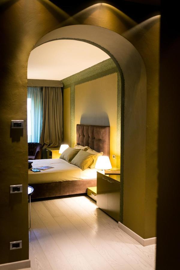 Castello Degli Angeli Hotel Carobbio degli Angeli Ngoại thất bức ảnh