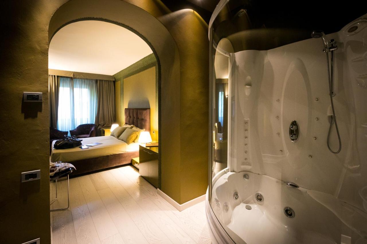 Castello Degli Angeli Hotel Carobbio degli Angeli Ngoại thất bức ảnh