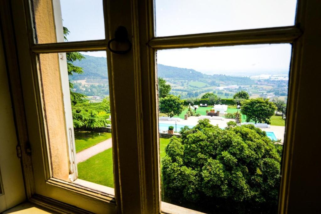 Castello Degli Angeli Hotel Carobbio degli Angeli Ngoại thất bức ảnh