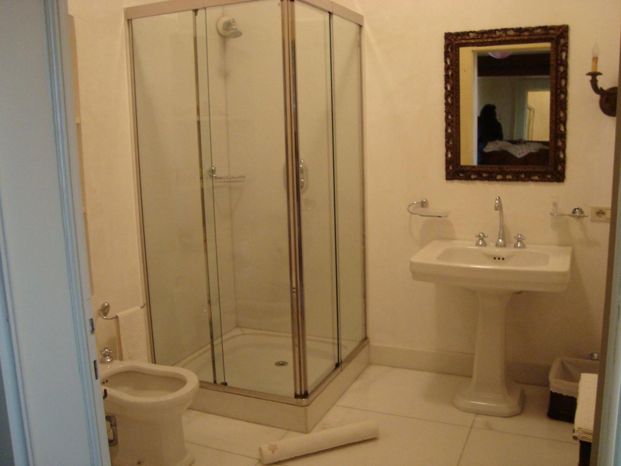 Castello Degli Angeli Hotel Carobbio degli Angeli Phòng bức ảnh