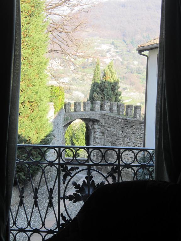 Castello Degli Angeli Hotel Carobbio degli Angeli Phòng bức ảnh