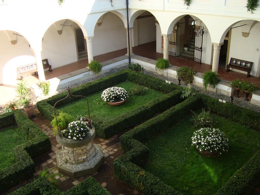 Castello Degli Angeli Hotel Carobbio degli Angeli Phòng bức ảnh